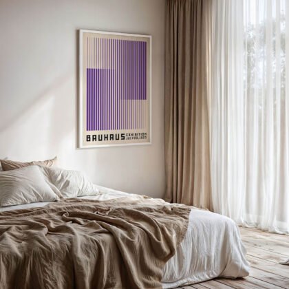 Bauhaus paveikslas – Violetinės vertikalios linijos